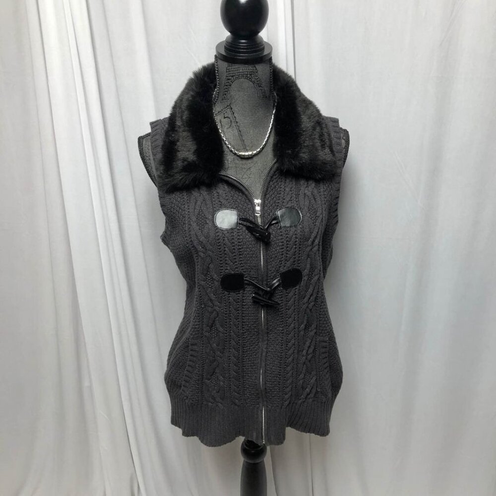 Charter Club Sweater Vest Womens Size Large Gray Zipper Toggle Buttons Faux Fur